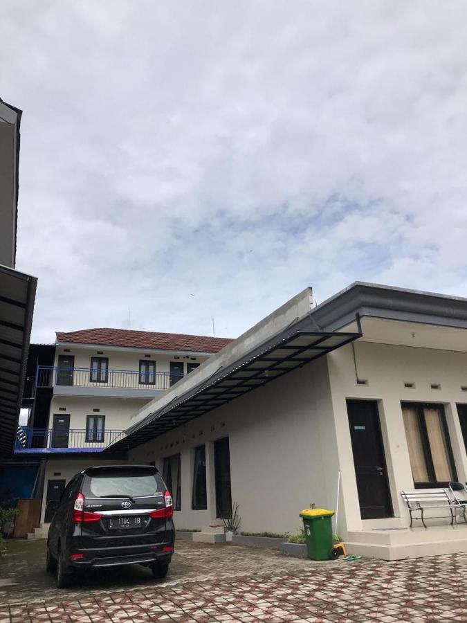 Villa & Guest House Batu Indah Exterior foto